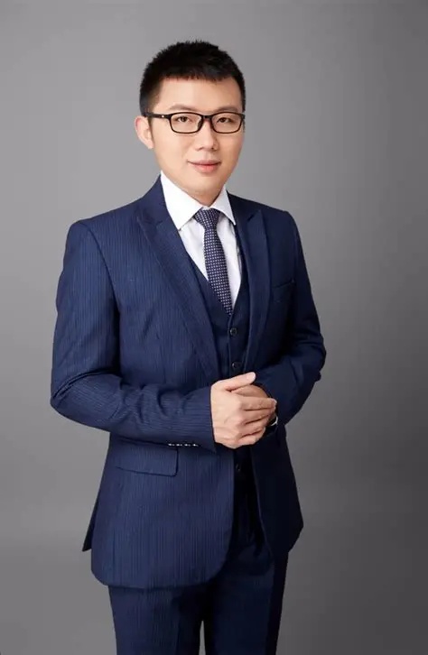 李翀照片
