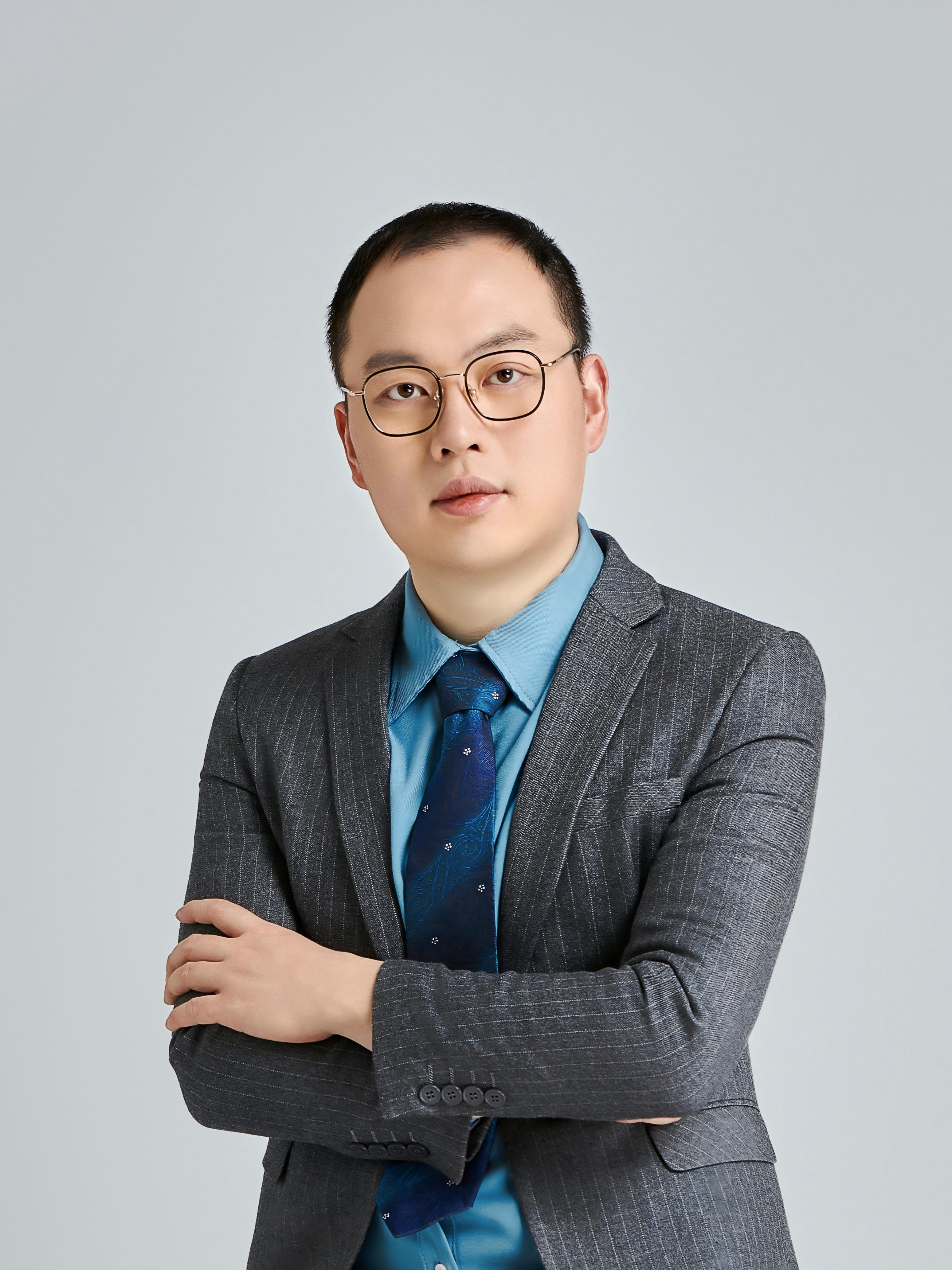 唐伟平照片